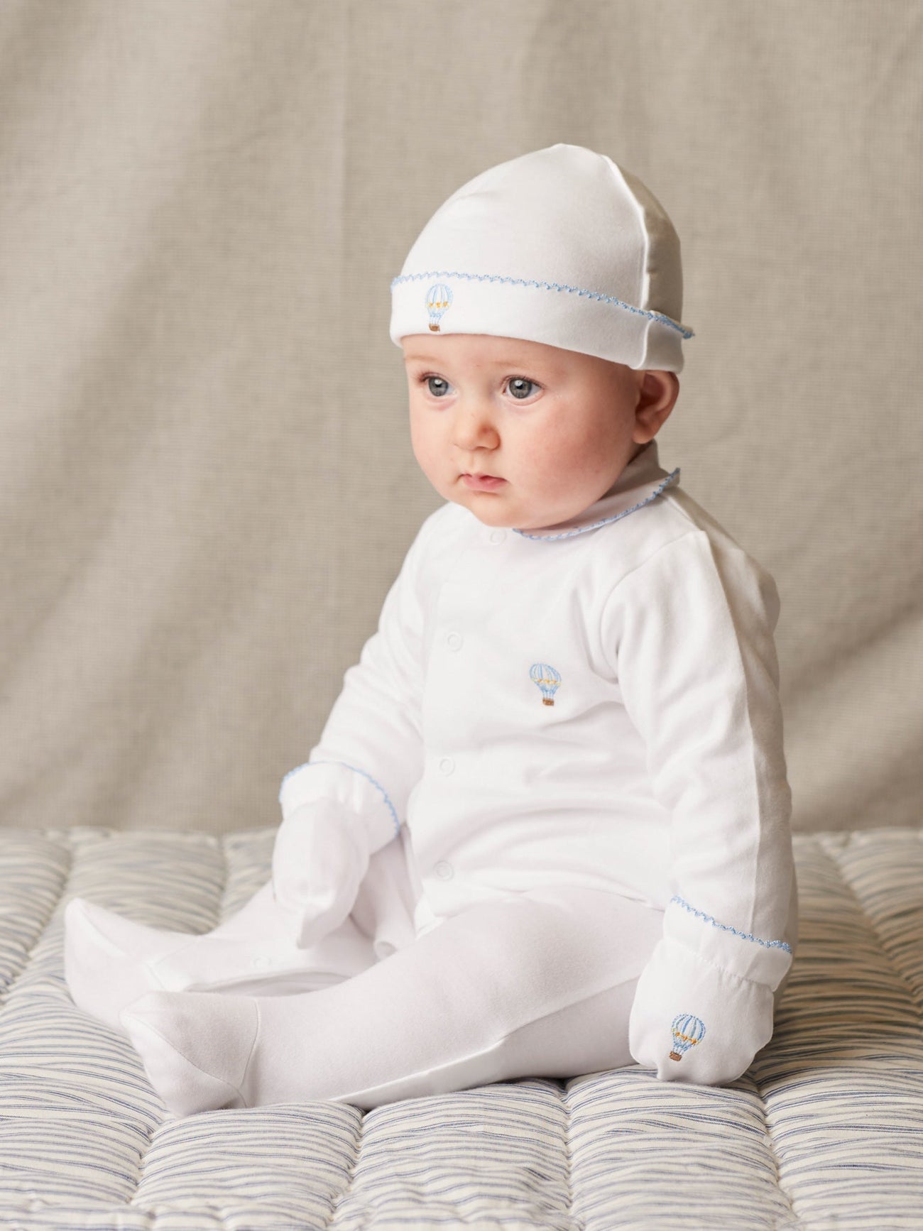 White Globo Balloon Baby Hat