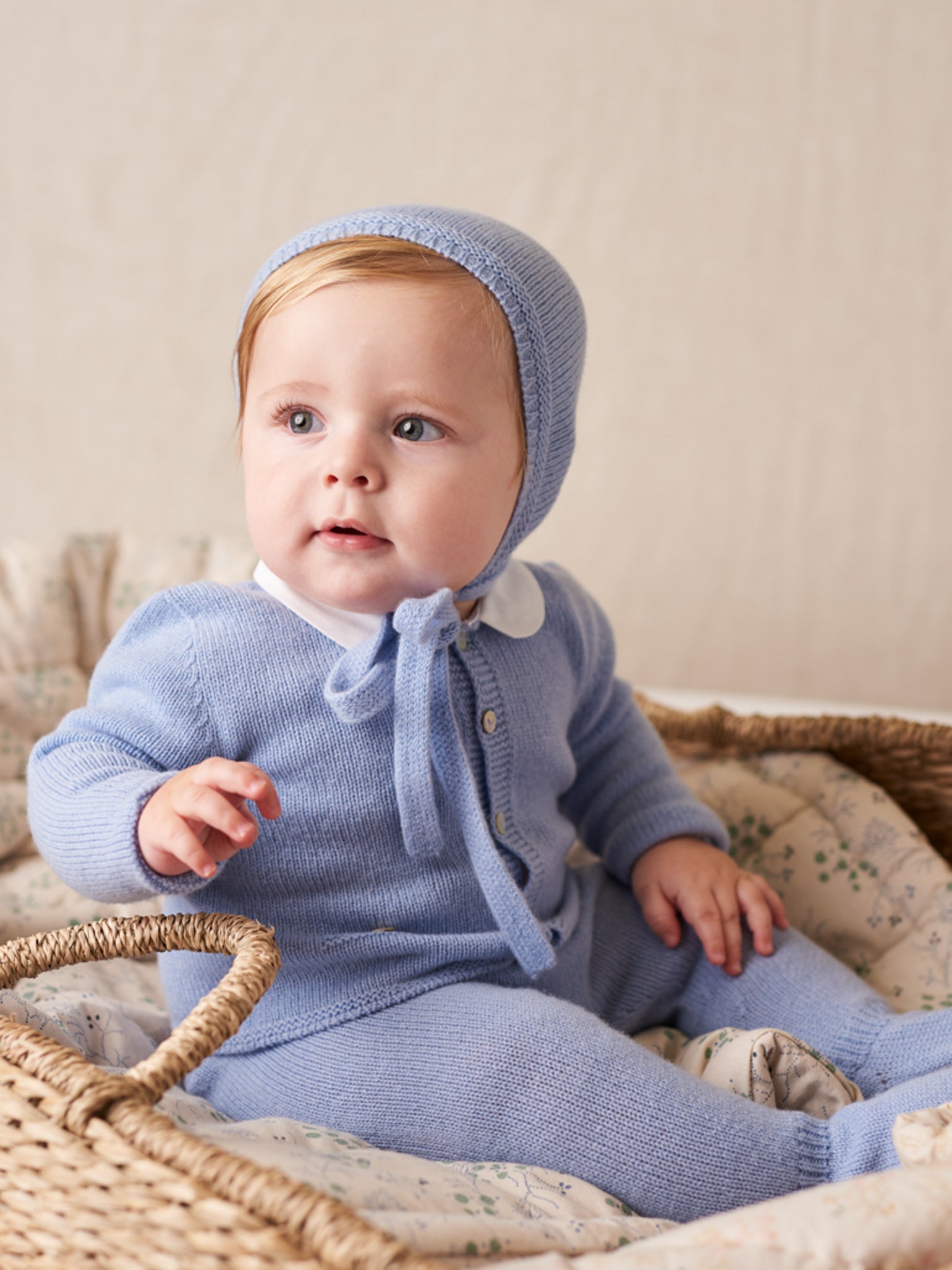Bonnet bébé garçon en jersey coton bleu ciel avec nœud > Babystock